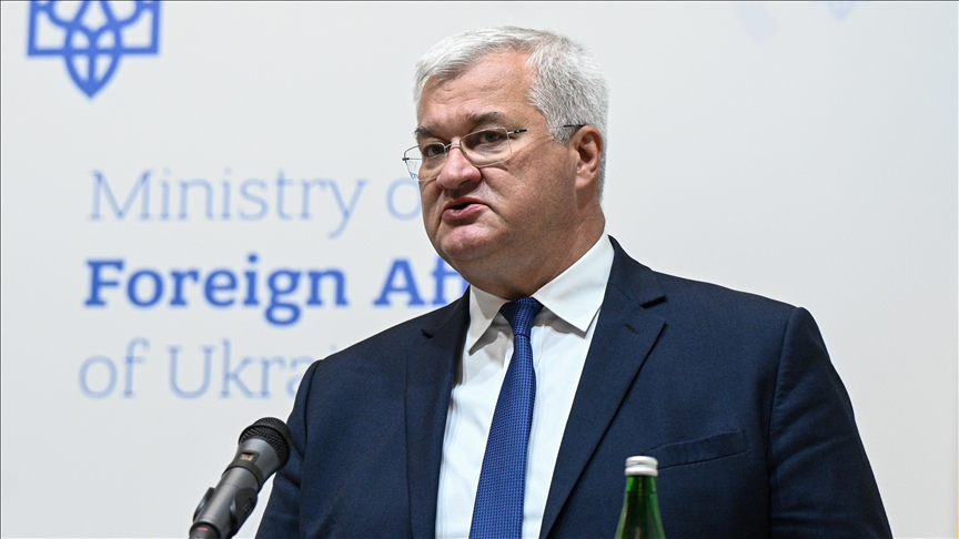 Pourparlers de Genève sur la paix en Ukraine : le chef de la diplomatie ukrainienne briefe ses homologues européens