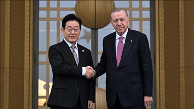Cumhurbaşkanı Erdoğan, Güney Kore Devlet Başkanı Lee'yi resmi törenle karşıladı
