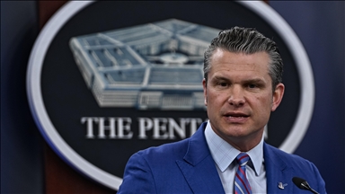 Pentagon pokreće istragu protiv senatora Kellyja zbog videa o “ilegalnim” naređenjima