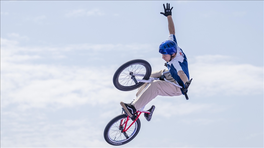 BMX sporcusu Bora Altıntaş, "Grind to Double Backflip" ile bir ilke imza attı