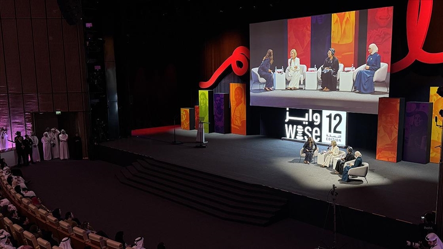 Katar\'daki Dünya Eğitim İnovasyon Zirvesi 12\'de gençlerin eğitime erişimi ve istihdamı ele alındı