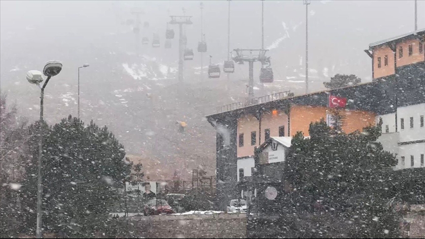 Erciyes\'te kar yağışı etkili oldu