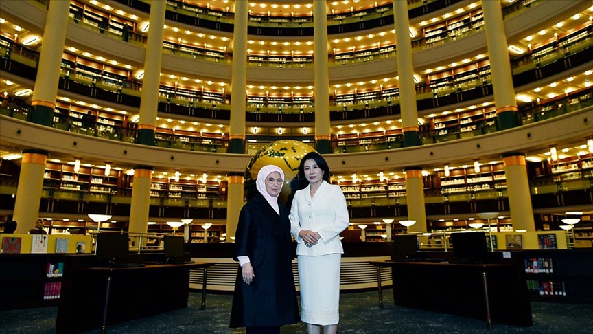 Emine Erdoğan, Güney Kore Devlet Başkanı'nın eşi Kim ile Millet Kütüphanesi'ni ziyaret etti