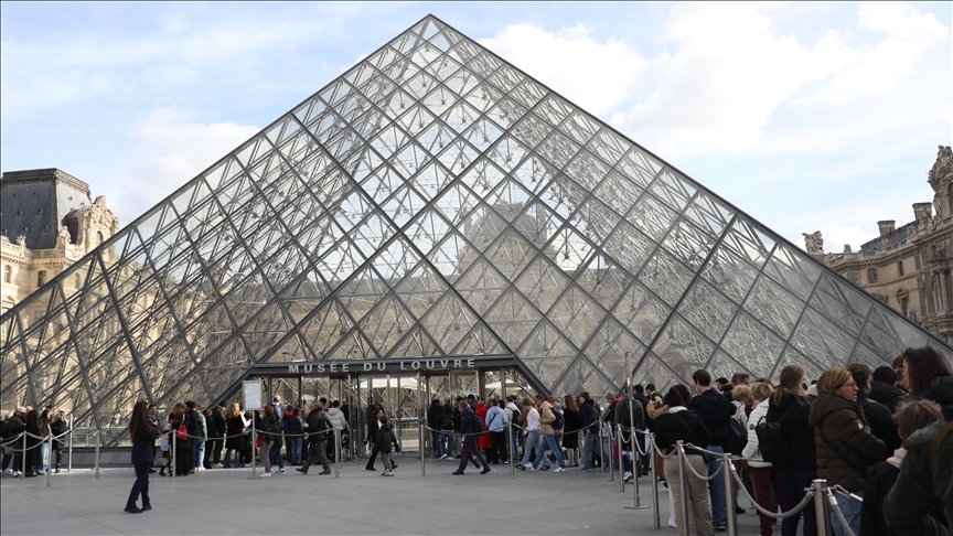 Cambriolage du Louvre : la procureure de Paris annonce quatre nouvelles interpellations