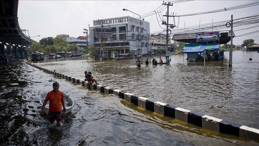 Thailand to airlift flood-hit people as death toll rises to 13