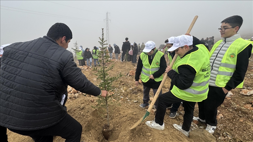 Malatya\'da 10 bin 444 fidan toprakla buluşturuldu