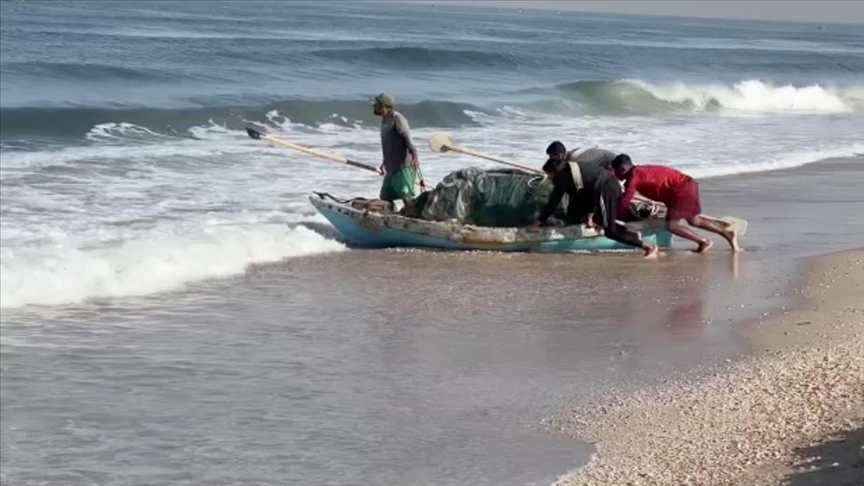 Рибарите во Газа се борат за опстанок додека израелските ограничувања ја попречуваат нивната работа