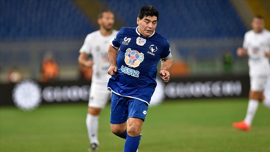 Futbol efsanesi Maradona ölümünün 5. yılında anılıyor