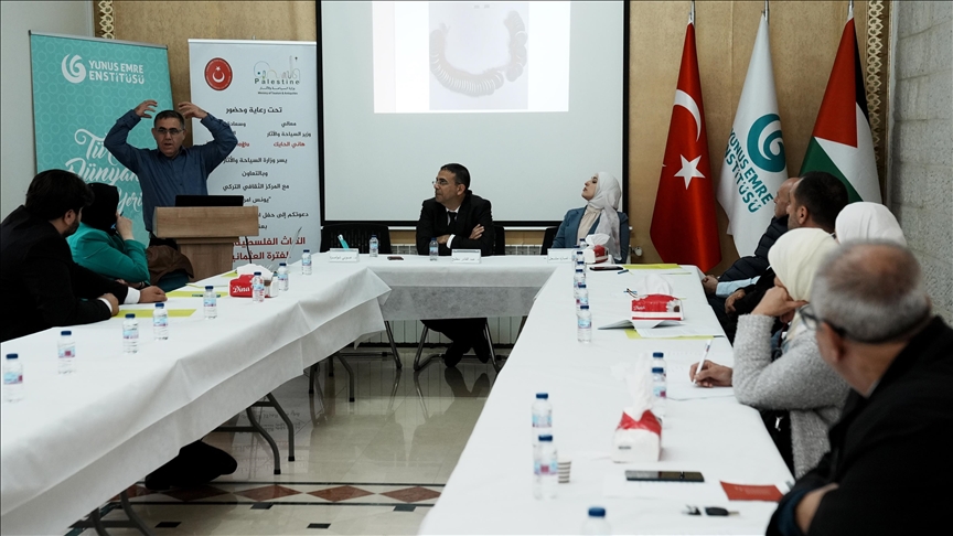 رام الله.. "يونس إمره" التركي ينظم ندوة "التراث الفلسطيني بالعهد العثماني"