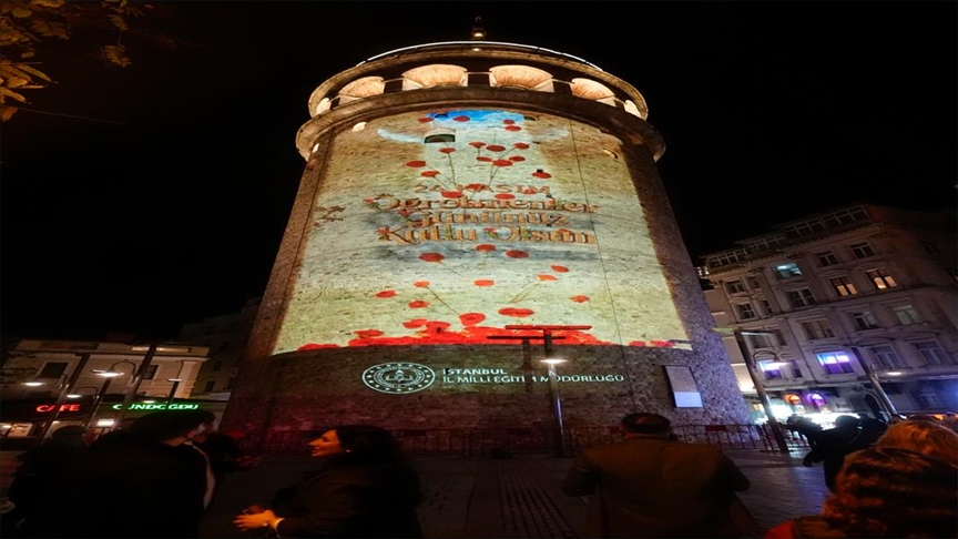 Li ser Kûleya Galatayê di çarçoveya 24ê Mijdarê Roja Mamosteyan da pêşandina mappingê hat kirin