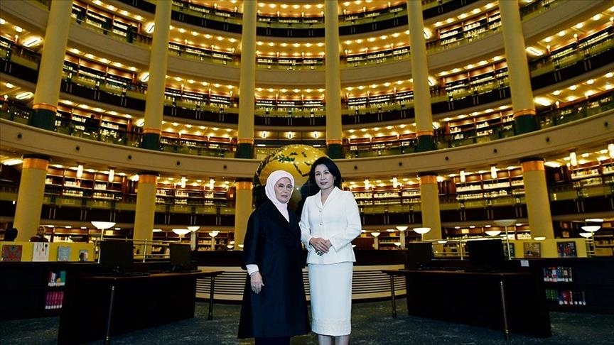Первые леди Турции и Южной Кореи посетили Национальную библиотеку в Анкаре