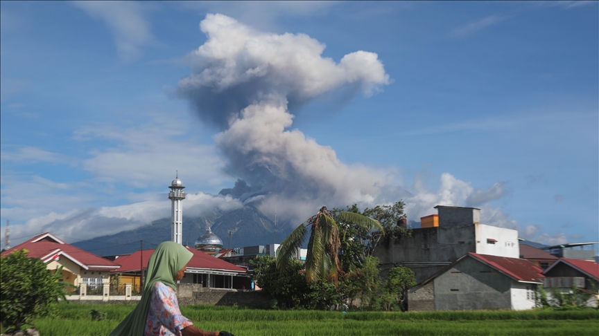 Les panaches de cendres volcaniques éthiopiennes perturbent le trafic aérien en Inde