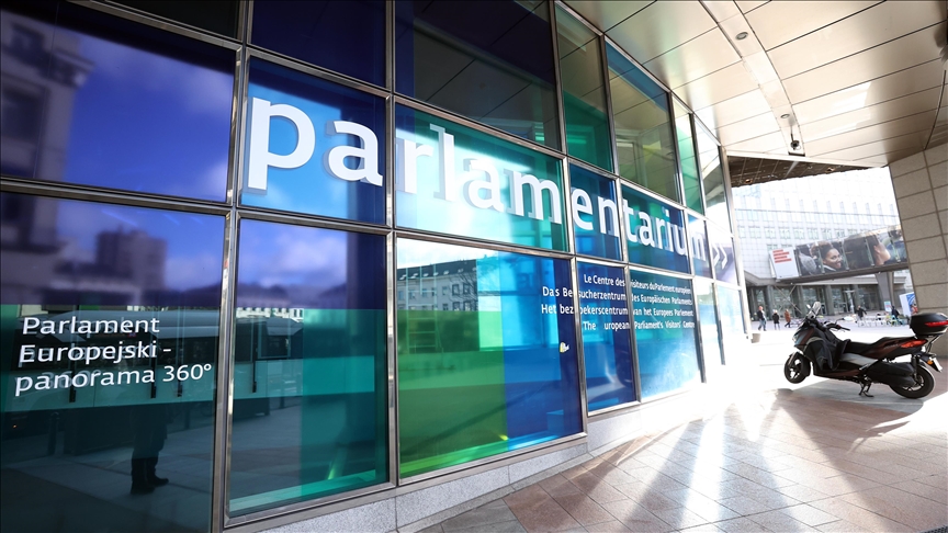 AB\'nin 1,5 milyar avroluk yeni savunma sanayisi programı AP\'de tartışmalara yol açtı