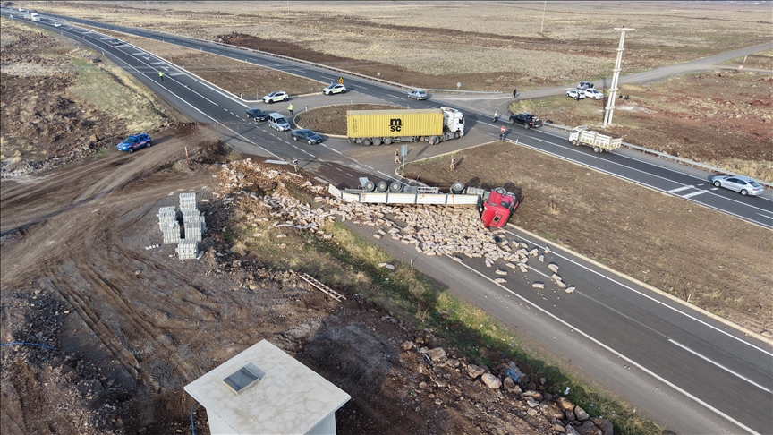 Rêya Diyarbekir-Şanliurfayê ya şirîda wê ji ber TIRa welgeryayî hatibû girtin, hat vekirin