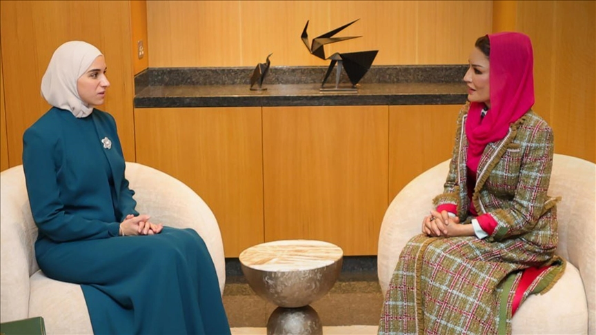 الدوحة.. عقيلة الشرع تبحث التعاون التعليمي مع مؤسسة قطر للتربية