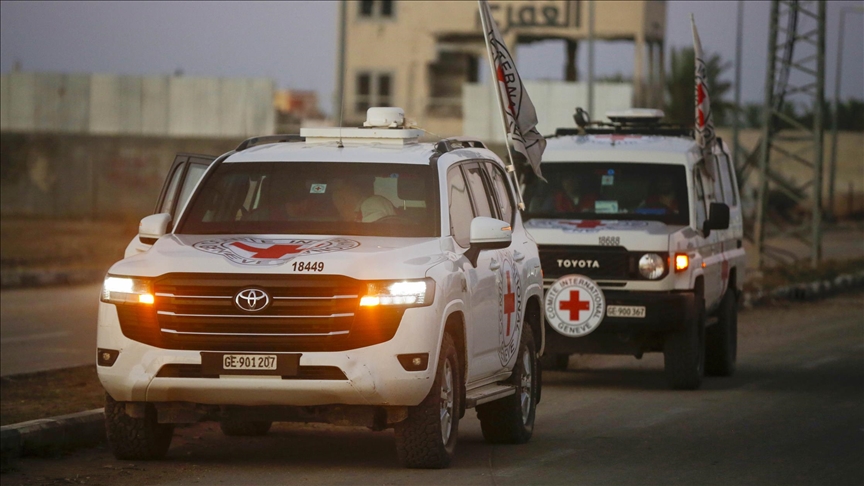 قبل تسليم الثلاثاء.. مَن الأسرى الثلاثة الذين تطالب إسرائيل برفاتهم؟ (إطار)