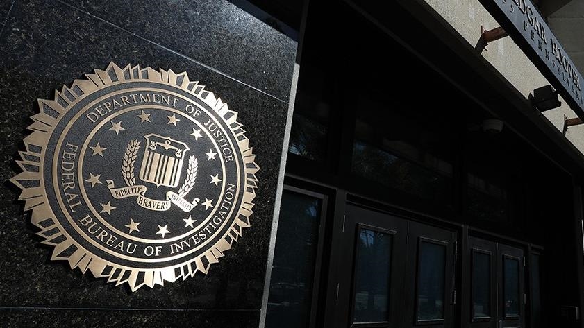 Une juge fédérale américaine rejette les accusations contre l’ancien directeur du FBI