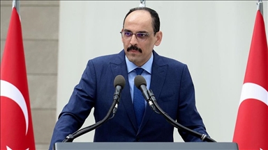 Le chef du renseignement turc discute de la situation à Gaza avec des responsables qataris et égyptiens au Caire