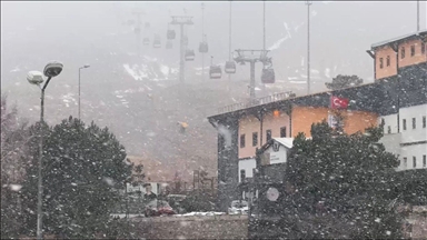 Erciyes'te kar yağışı etkili oldu