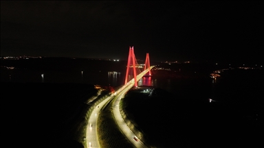 Yavuz Sultan Selim Köprüsü radyasyon onkologları için turuncu renkle aydınlatıldı