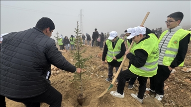 Malatya'da 10 bin 444 fidan toprakla buluşturuldu