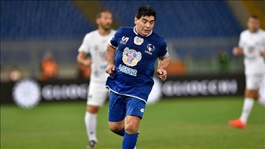 Futbol efsanesi Maradona ölümünün 5. yılında anılıyor