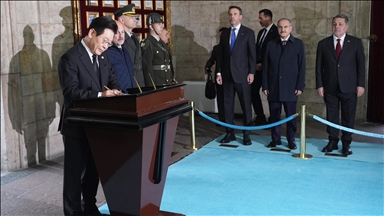 أنقرة.. رئيس كوريا الجنوبية يزور نصب جنود أتراك قاتلوا في بلاده