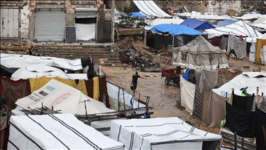 غزة.. إنقاذ شاب من بئر انهارت عليه وسط تفاقم أزمة العطش