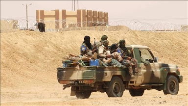 وسط انقلابات وضعف مؤسسات.. الجماعات المسلحة تتوسع بدول الساحل 