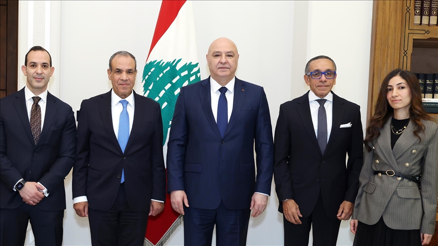 عون يبحث مع وزير خارجية مصر أوضاع لبنان والاعتداءات الإسرائيلية