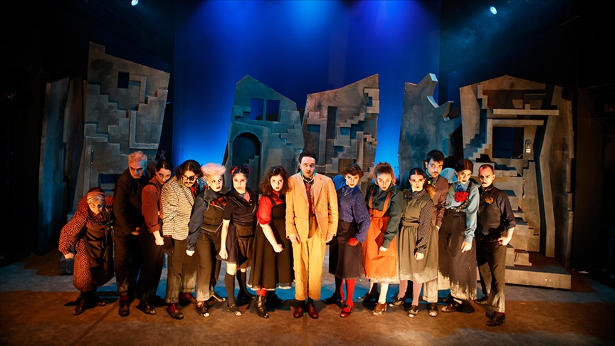 "Gergedanlar" oyunu AKM'de seyircisiyle buluşacak