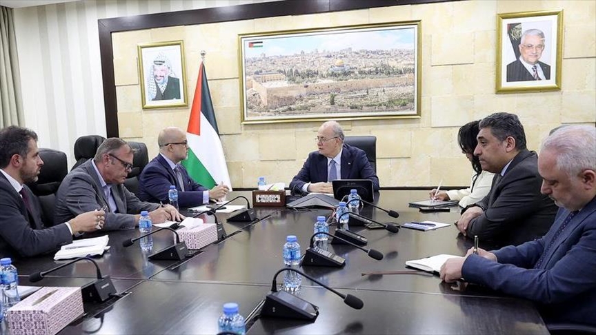 مصطفى يبحث مع مسؤولين دوليين جهود الإغاثة والتعافي في غزة