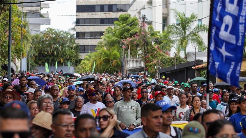Venezuela: des milliers manifestent contre les « menaces » américaines et pour apporter leur soutien à Maduro