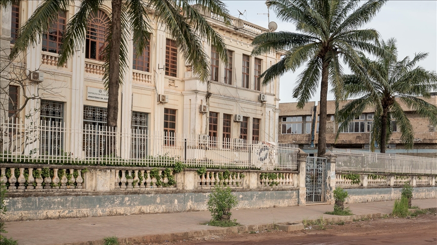 Gunfire heard near Guinea-Bissau presidential palace as 2 candidates claim election victory: Report
