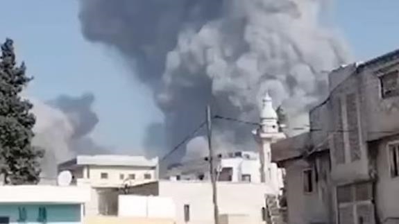 سوريا.. مصرع 5 عمال وإصابة 9 بانفجار مستودع ذخيرة في إدلب