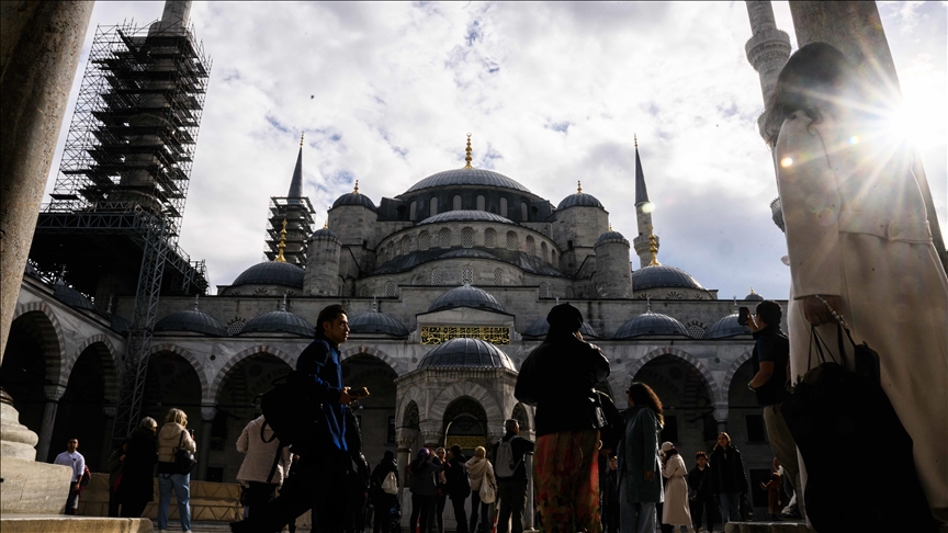 تحضيرا لزيارة بابا الفاتيكان.. ترتيبات تركية في دور العبادة بإسطنبول 