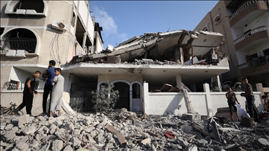 إسرائيل تدمر مباني سكنية بمدينة غزة وتقصف بالمدفعية شرقي خان يونس