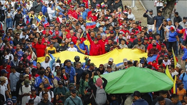 Hiljade ljudi marširalo u Venecueli protiv američkih prijetnji pokazujući podršku predsjedniku Maduru