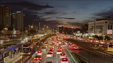 İstanbul'da akşam saatlerinde trafik yoğunluğu yüzde 83'e ulaştı
