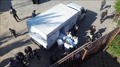 صحة غزة تتسلم من الصليب الأحمر جثامين 15 فلسطينيا 