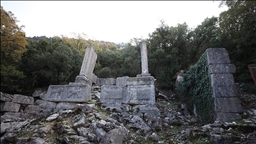 İlk defa kazı çalışması yapılan Termessos'taki iki anıt mezar ayağa kaldırılıyor