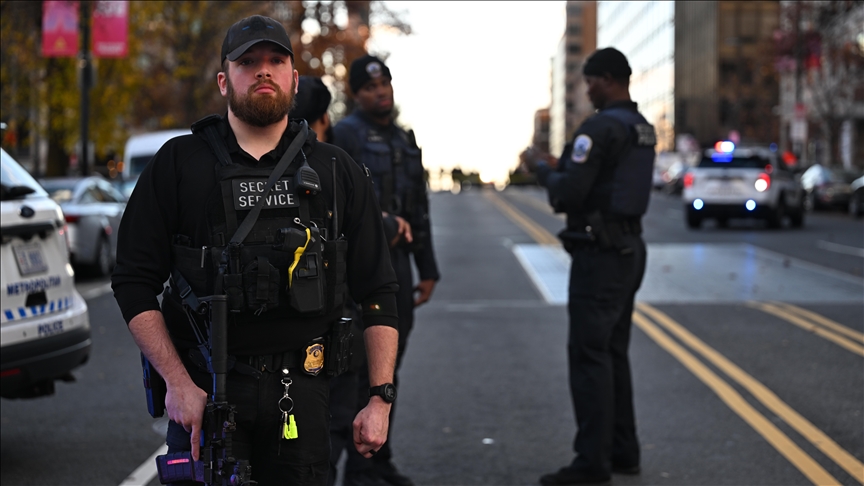 US halts all Afghan immigration processing after shooting of two National Guard members