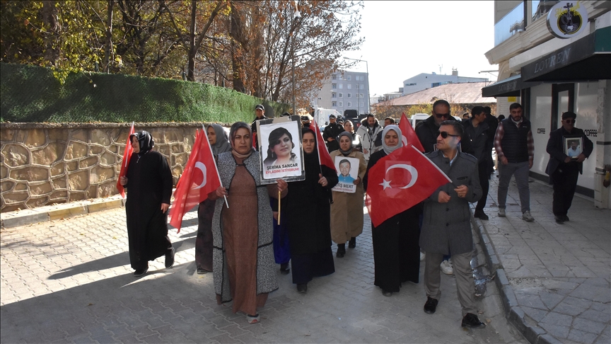Malbatên Wanî çalakiya xwe ya li ber Serokatiya DEM Partiyê ya Parêzgehê domand