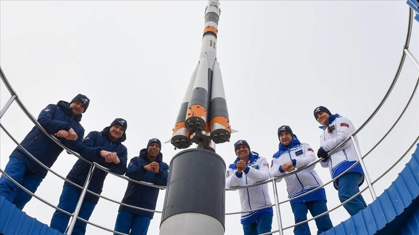 Moscow announces successful launch of space mission carrying Russian cosmonauts, US astronaut