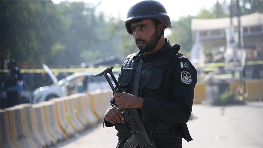 باكستان.. مقتل 3 عناصر أمن في اشتباكات مع مسلحين