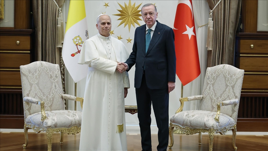 الرئيس أردوغان يلتقي البابا ليو الرابع عشر