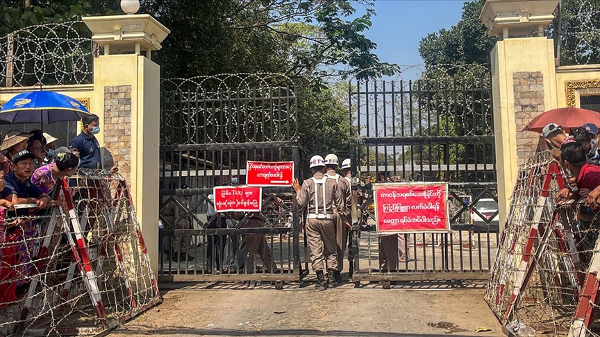 Мјанмар ослободи над 3.000 затвореници пред изборите во декември