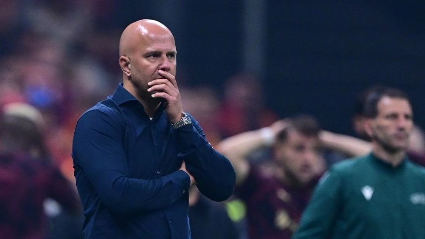 قدم.. مدرب ليفربول يتعهد بمواصلة القتال للخروج بالفريق من كبوته