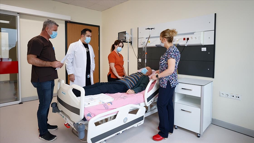 Turgut Özal Tıp Merkezinde 15 yılda 2 bin hastaya kök hücre nakli yapıldı