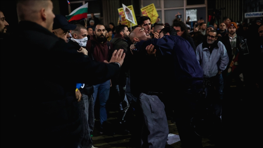 Sukobi policije i demonstranata u Bugarskoj na protestima protiv prijedloga budžeta za 2026.
